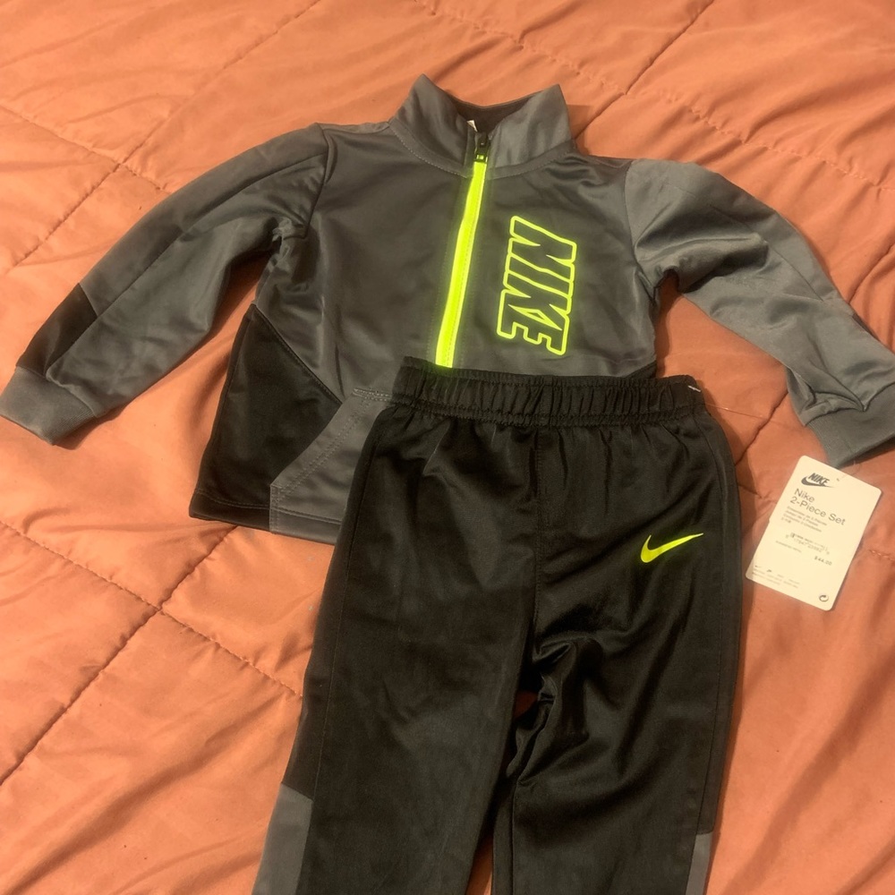 Nike two piece set 24months new with tags
